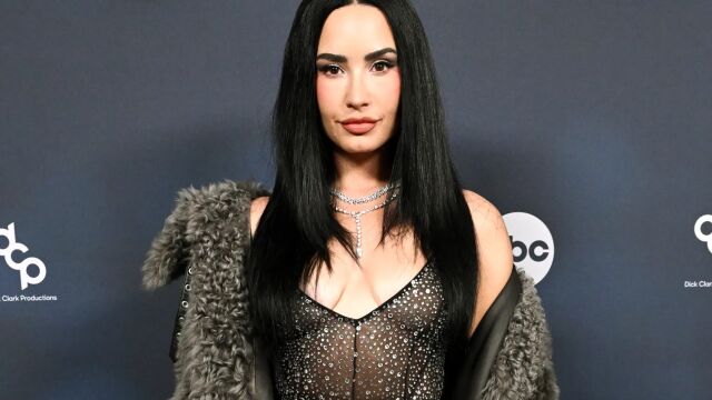 Снимка: Деми Ловато с кулинарна книга и разкрития за хранителното разстройство