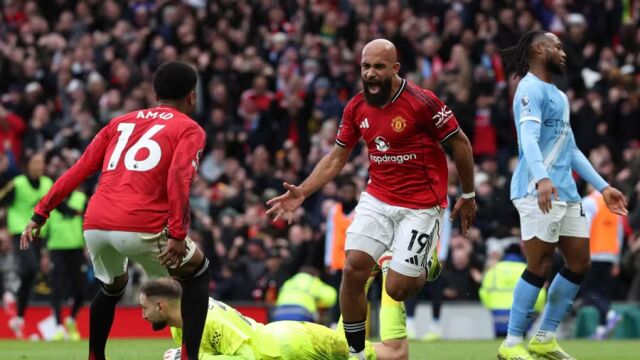 Снимка: Юнайтед прати Сити в нокдаун в повторния дебют на Карик