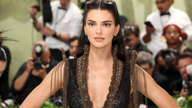 Снимка: Кендъл Дженър проговори за слуховете около сексуалната си ориентация (ВИДЕО)