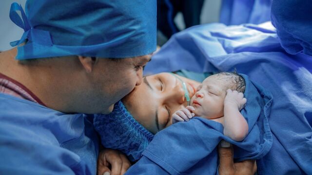 Снимка: Бабинден 2026: Раждаемостта в България пада под 50 хил. за първи път