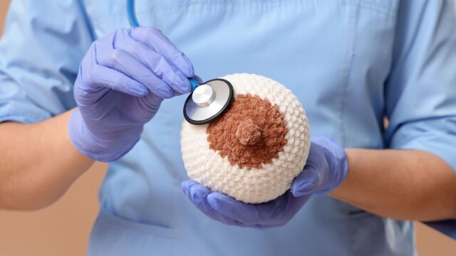 Снимка: Болка при рак на гърдата – симптом или страничен ефект от лечението