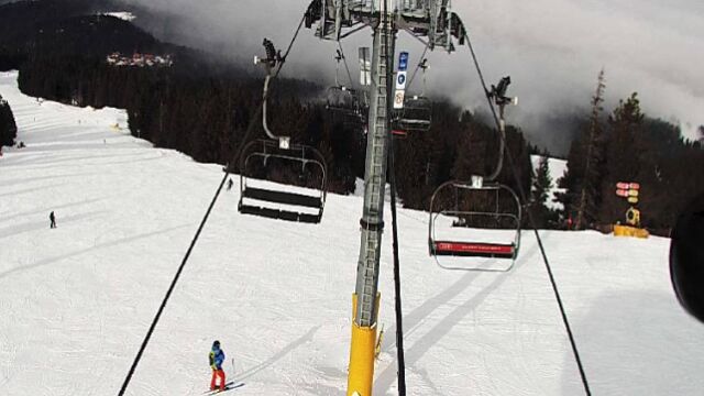 Снимка: Задържан е мъж, счупил две кабинки на въжения лифт в Боровец