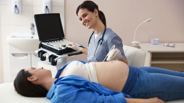 Снимка: Безплатни прегледи за ендометриоза и национална кампания през месец март