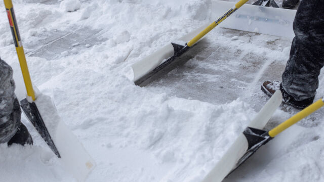 Снимка: Обилни снеговалежи, поледици и рязко застудяване в 24 щата в САЩ, много летища ще бъдат затворени