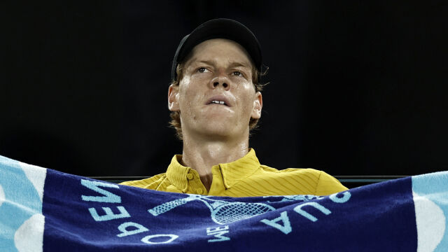 Снимка: Жега и крампи не спряха Синер