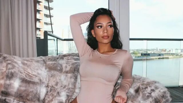 Снимка: Футболна съпруга влиза в затвора заради блъснат пешеходец?