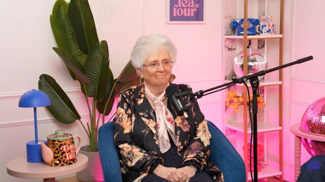 Снимка: След 40 години без секс: 73-годишна баба стана компаньонка (ВИДЕО)