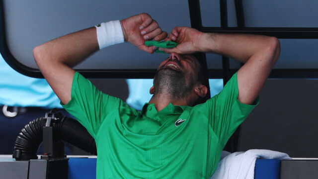 Снимка: Възможно ли е!? Джокович е на полуфинал, а изоставаше с 0-2! 