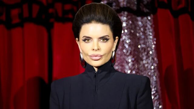 Снимка: Ето кои са най-зле облечените звезди на седмицата на модата в Париж! (ВИДЕО)