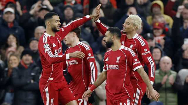 Снимка: Карабах пропътува над 4000 км, за да отнесе 6 шамара от Ливърпул (ВИДЕО)