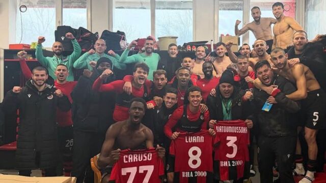 Снимка: Арестуваха звезда на родния футбол в Лондон. Къде е сега? 