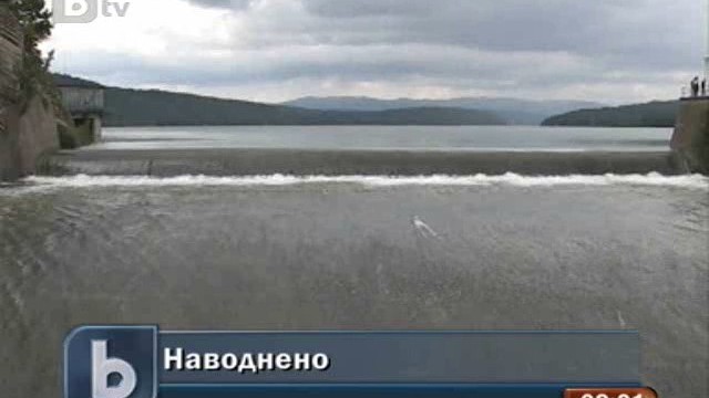 Снимка: В Русенско са залети ливади, преляха Черни и Бели Лом 