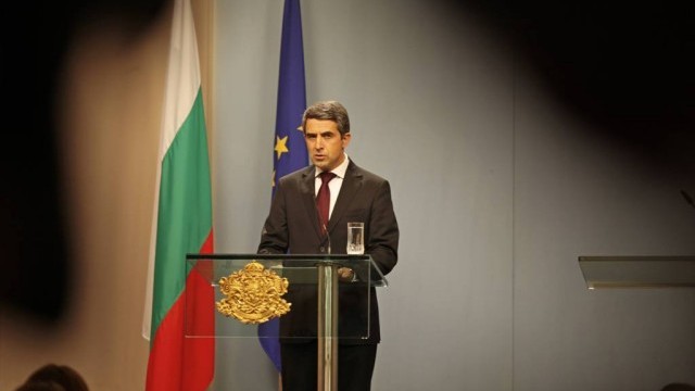 Снимка: Одобрявате ли позицията на президента за предсрочни избори?