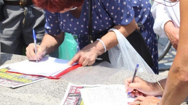 Снимка: Злоупотребили ли са с личните ви данни преди изборите?