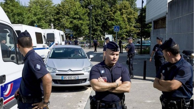 Снимка: Силен взрив разтърси Двореца на спорта в Париж