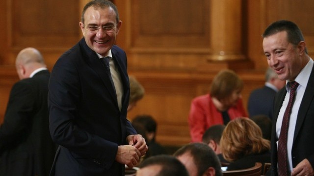 Снимка: БСП спъва и бюджетната актуализация, и оставката на правителството