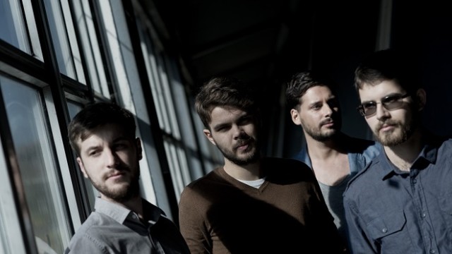 Снимка: Hayes & Y за KASABIAN, гаража на 