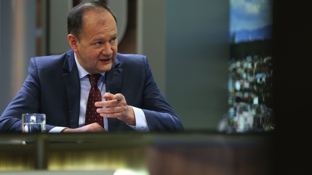 Снимка: Миков: Не ми се струва естествено мъж да ми праща сърца