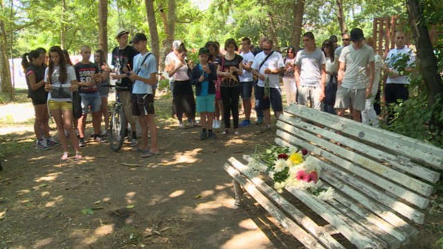 Снимка: Шествие в памет на убития в Борисовата градина ученик 