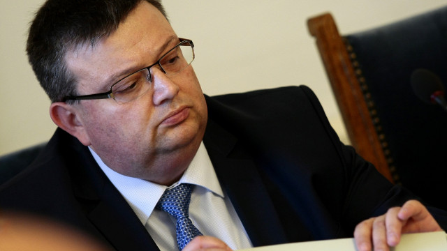 Снимка: Цацаров към Бъчварова: Заради полицаи на свобода е шофьор, убил пешеходец