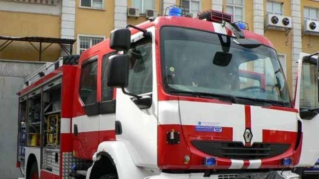 Пожар избухна между столичните квартали „Младост“ и „Горубляне“
