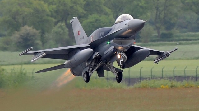 Снимка: Турция е изпратила изтребители F-16 в Сомалия