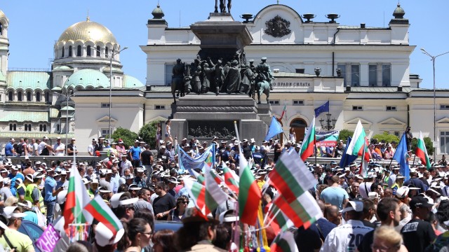 Снимка: Полицаи отново излизат на протест