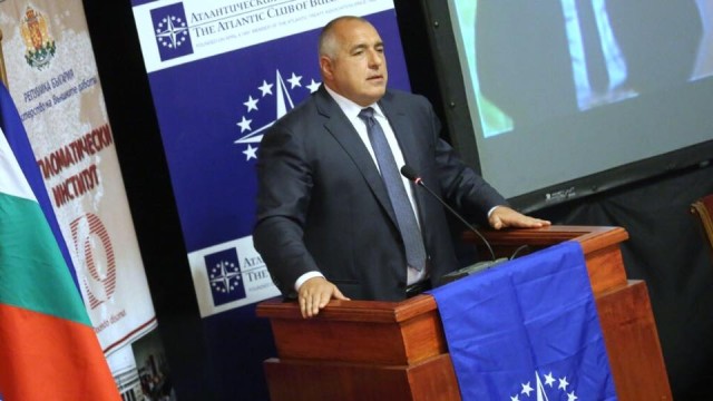 Снимка: Бойко Борисов: За мен е важно самолетите за ВВС да са нови