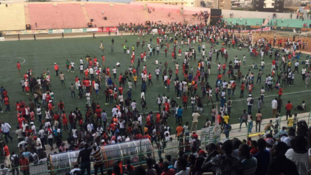 Снимка: Най-малко осем жертви на футболен мач в Сенегал