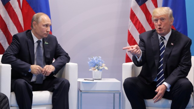 Снимка: Доналд Тръмп и Владимир Путин са се срещнали и втори път
