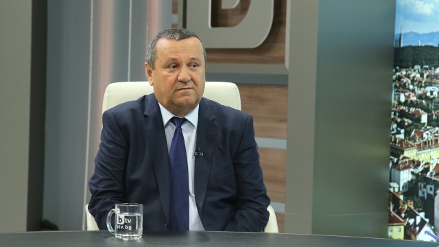 Снимка: Хасан Адемов: Политиката по доходите не може да е на парче