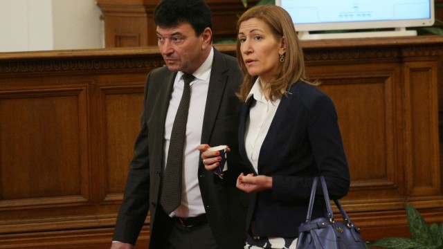 Снимка: Бившият депутат Живко Мартинов влиза в съда като подсъдим по 