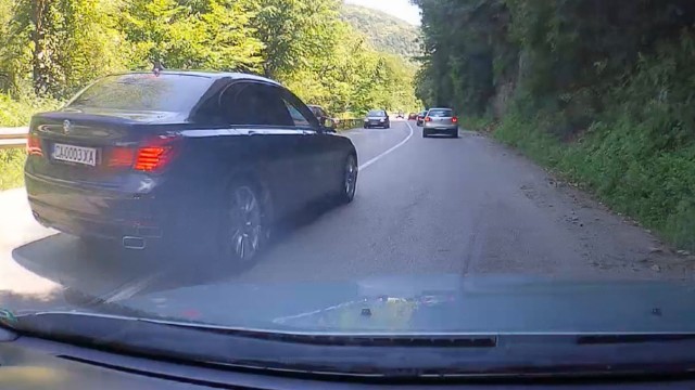 Снимка: Хиляди пътни нарушители – с глоба след сигнали на граждани