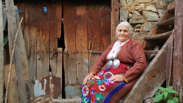 Снимка: Село Пирин, където песента лекува