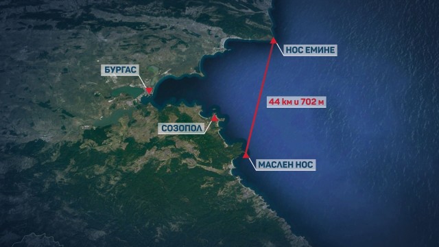 Снимка: Български плувец с опит за рекорд – да преплува най-големия български залив