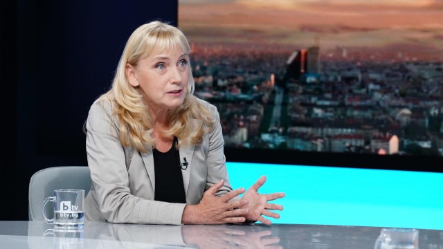 Снимка: Йончева поиска ЕК да се намеси в събитията в България, ЕК отговори: Няма какво да кажем