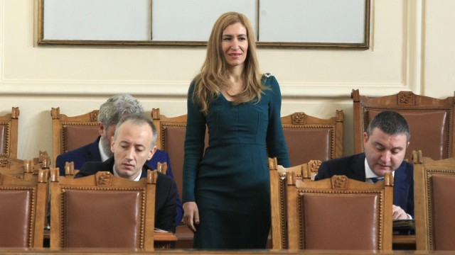 Снимка: Горанов и Ангелкова могат да се върнат на депутатската банка