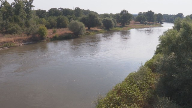 Снимка: Замърсените води: Пуснаха водата във всички населени места, но само за битови нужди