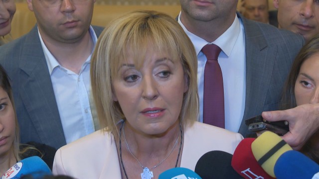 Снимка: Манолова: Няма да подкрепим правителство, което инсталира лица, свързани с ГЕРБ и ДПС
