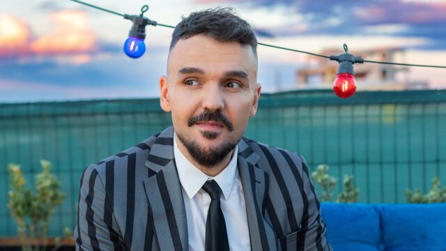 Снимка: Графа отправя пожелание към дамите за 8 март (ВИДЕО)