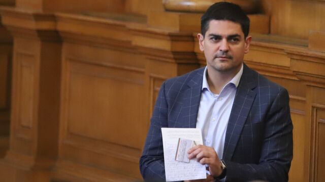 Снимка: Делото срещу депутата Радостин Василев влиза в съда