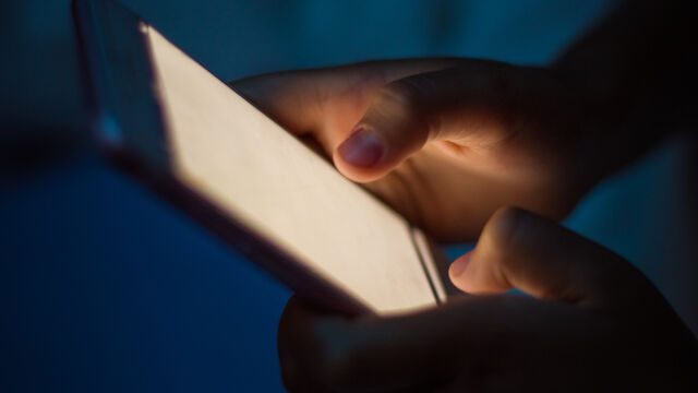 4 годишно момче се обади на полицията след като майка му