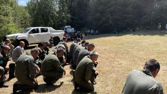 Снимка: „Саможертвайки себе си, те опазиха природата ни“: Почитаме загиналите при пожара в Пирин