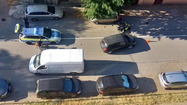 Моторист поднесе и катастрофира в кола в Сливен