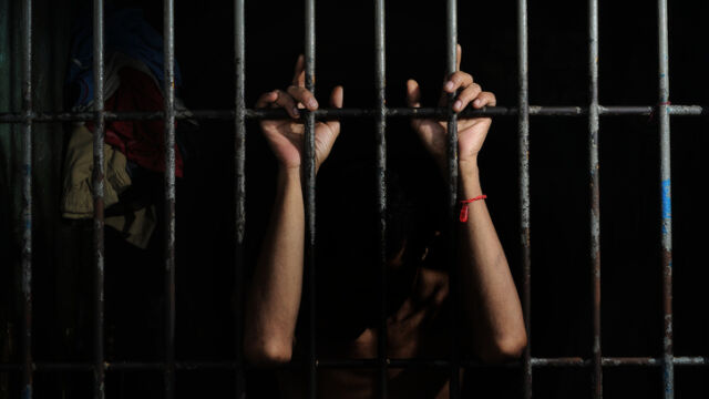 Снимка: Осъдиха на затвор българка, обещала на чужденец да сключат брак, за да й изпраща пари