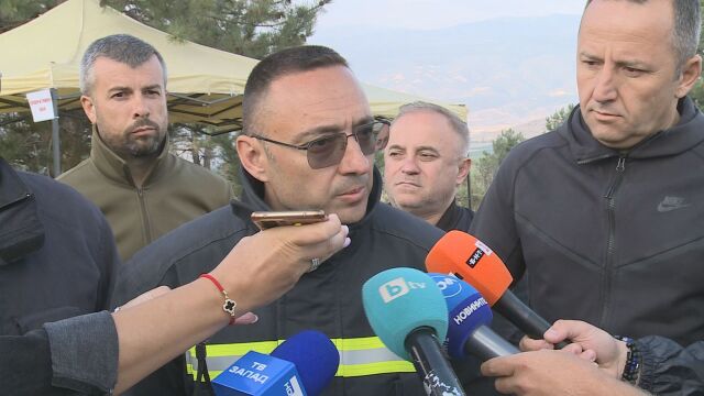Александър Джартов за пожара в Струмяни: Фронтът вече не е близо до с. Плоски