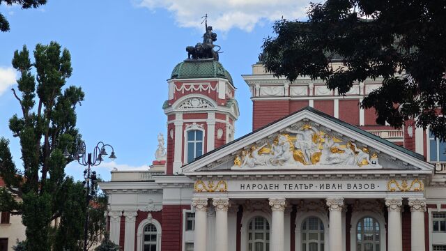 Снимка: Народният театър: Имаме над 111 000 зрителски посещения и 614 представления в сезон 2025/2026