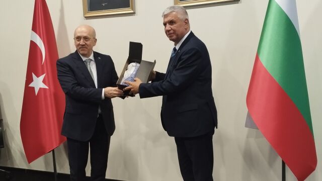 Снимка: Агенция „Митници“: Нов граничен пункт трябва да ускори трафика между България и Турция