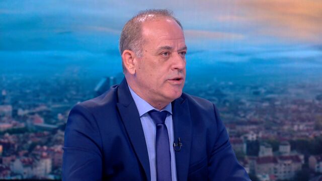 Снимка: Йордан Арабаджиев: 20 от 100 кантара работят, контролът над камионите е недостатъчен