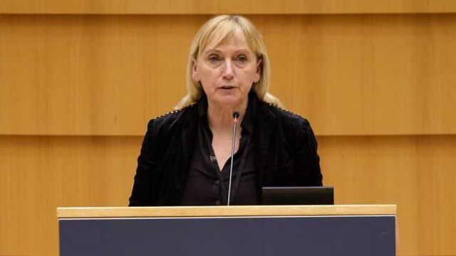 Снимка: Елена Йончева сигнализира Европол и Интерпол за политическа злоупотреба с лични данни и полицейско сътрудничество 